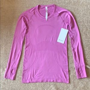 lulu lemon long sleeve shirt.